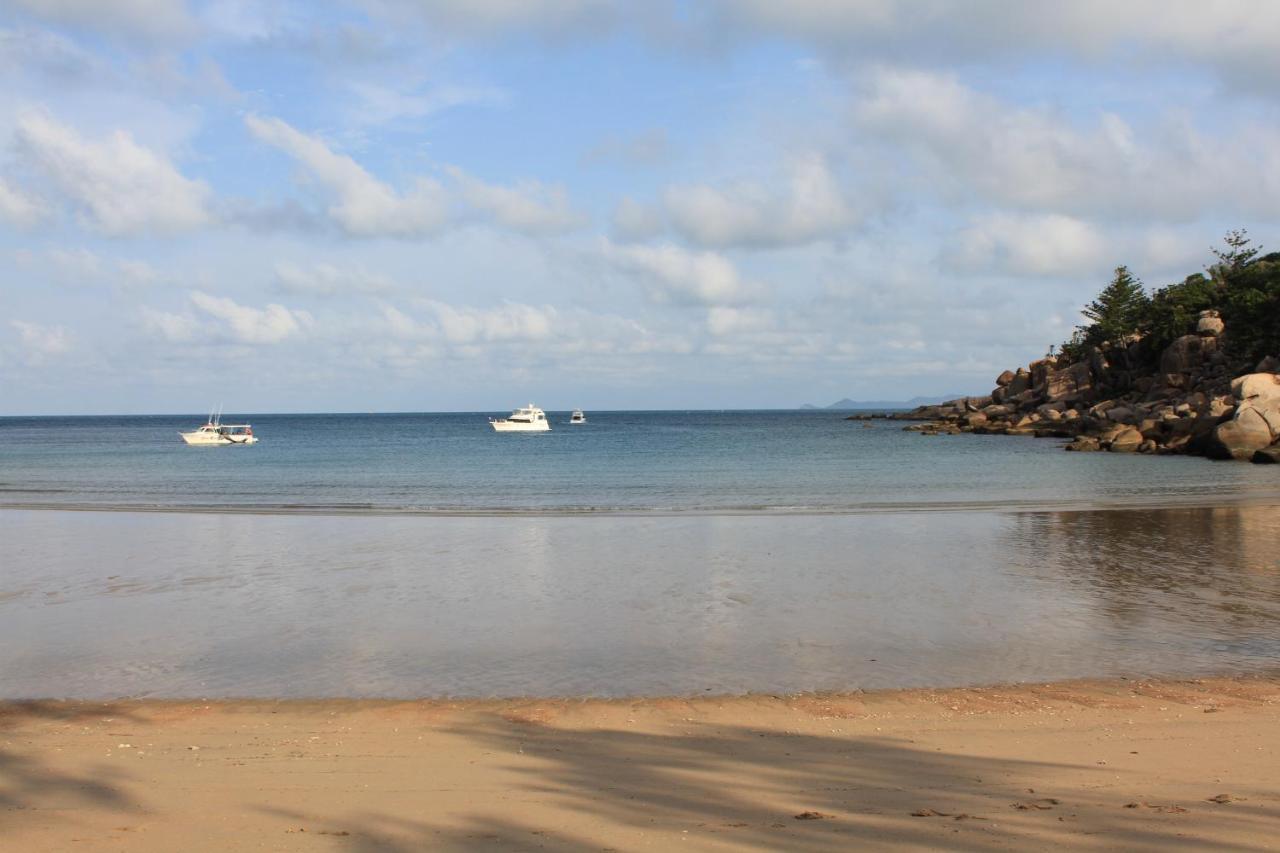 Beachside Cottage - A Private Peaceful Hidden Gem 50M To Beach Nelly Bay Exterior photo